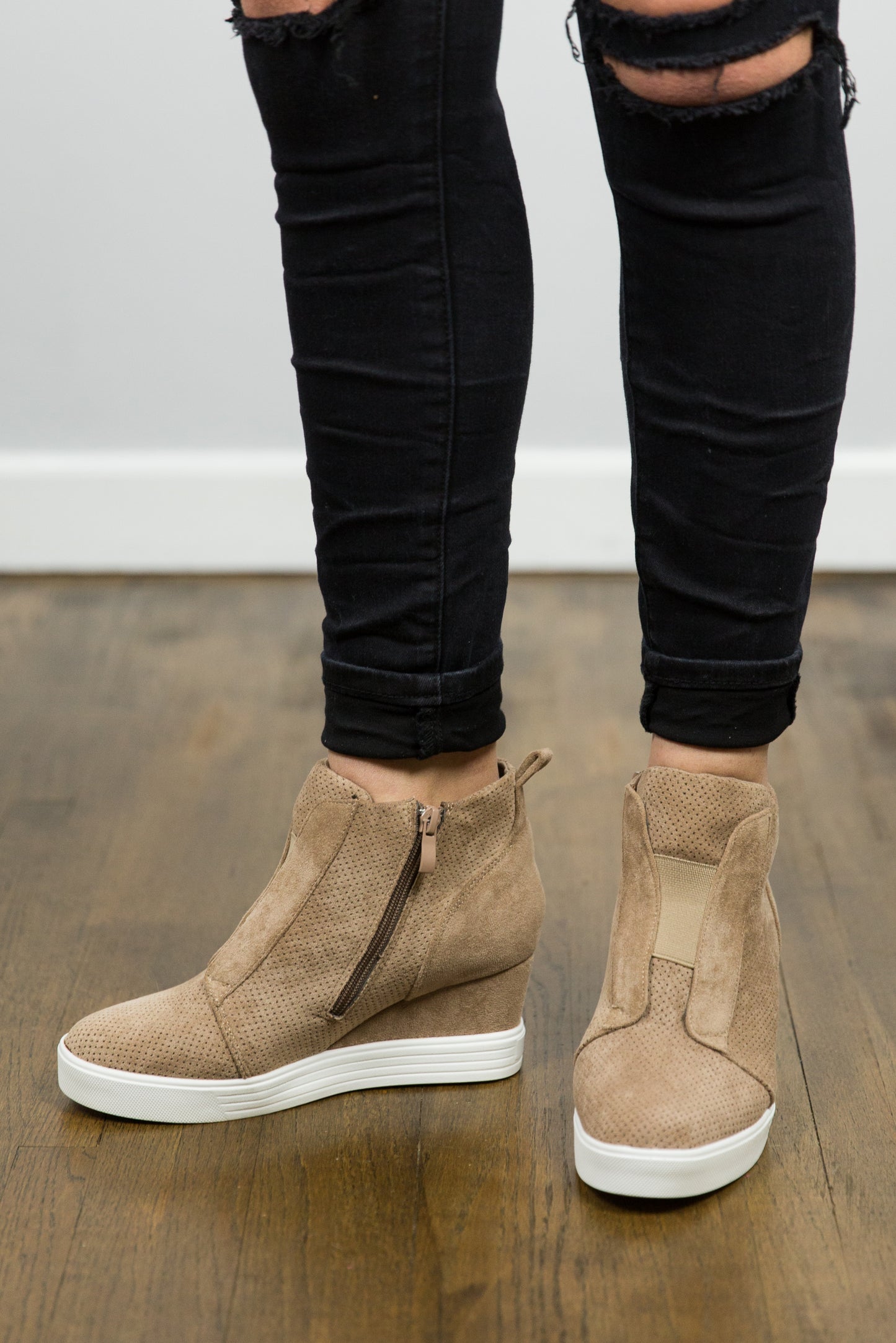 Tan Sneaker